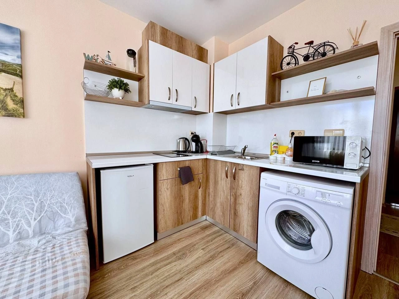 Меблированные квартиры с отделкой у моря в Равде, Болгария