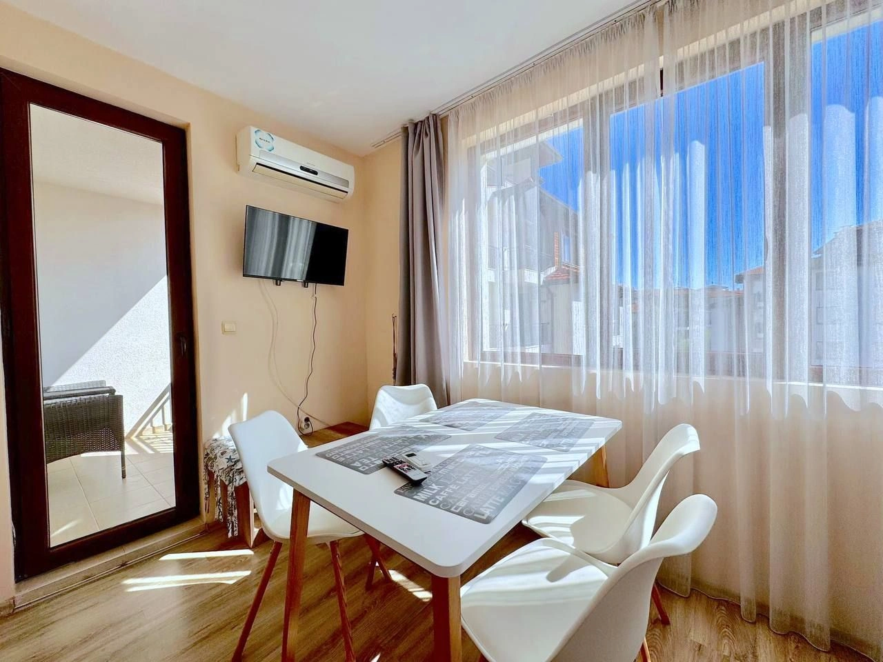 Меблированные квартиры с отделкой у моря в Равде, Болгария