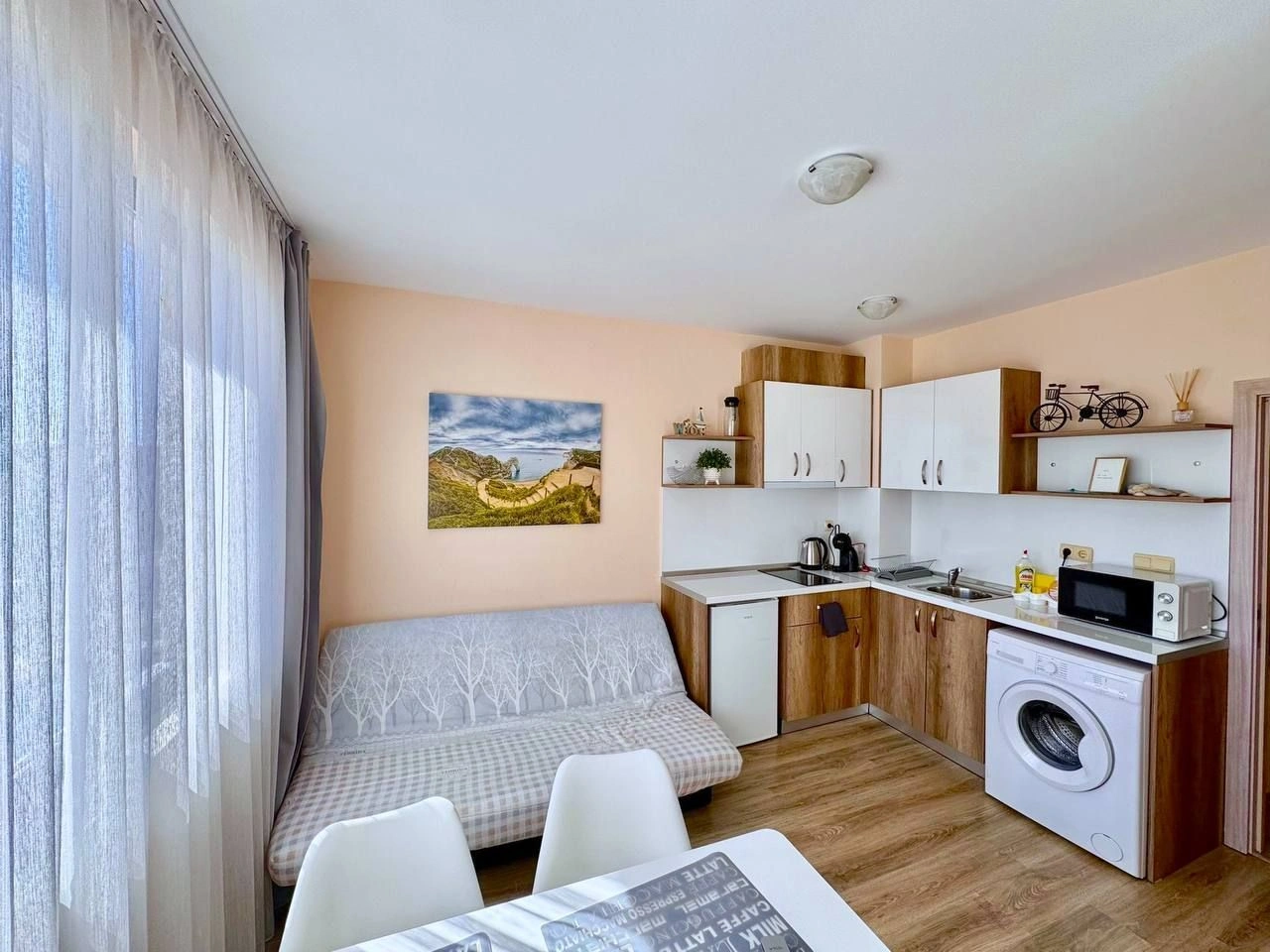 Меблированные квартиры с отделкой у моря в Равде, Болгария