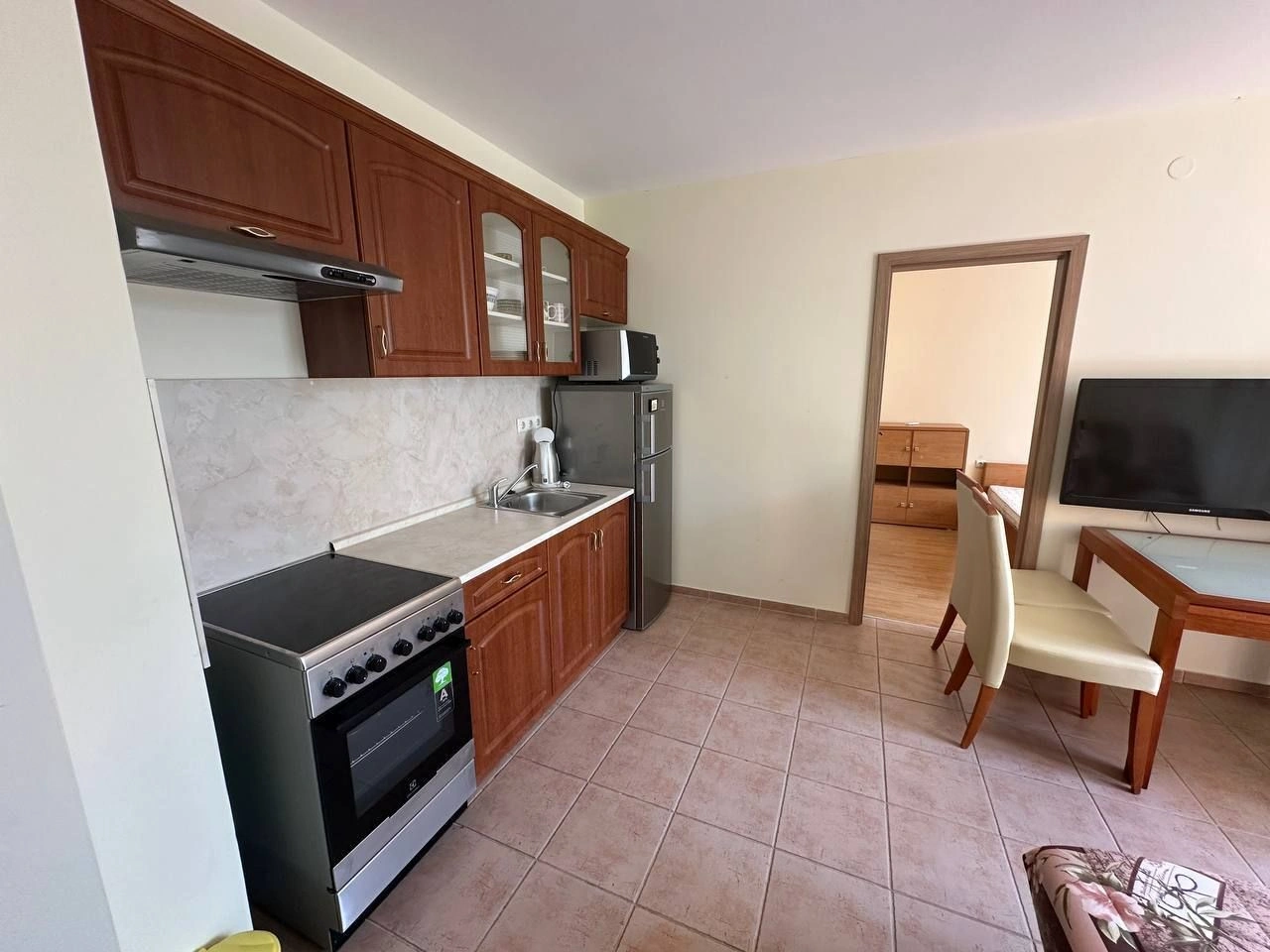 Квартиры на второй линии от моря в комплексе на Солнечном берегу, Болгария