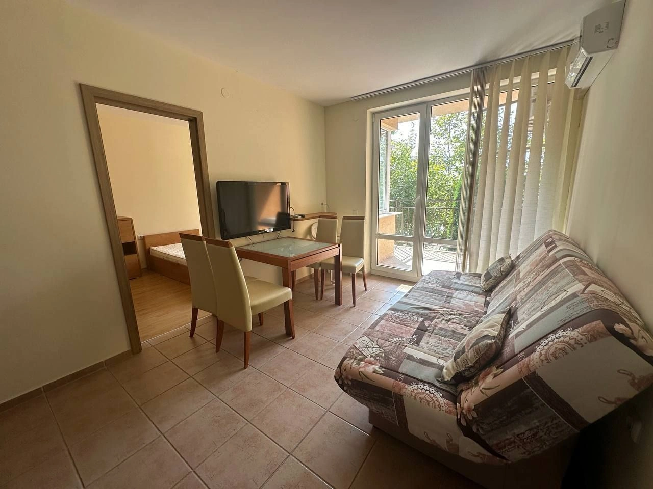 Квартиры на второй линии от моря в комплексе на Солнечном берегу, Болгария