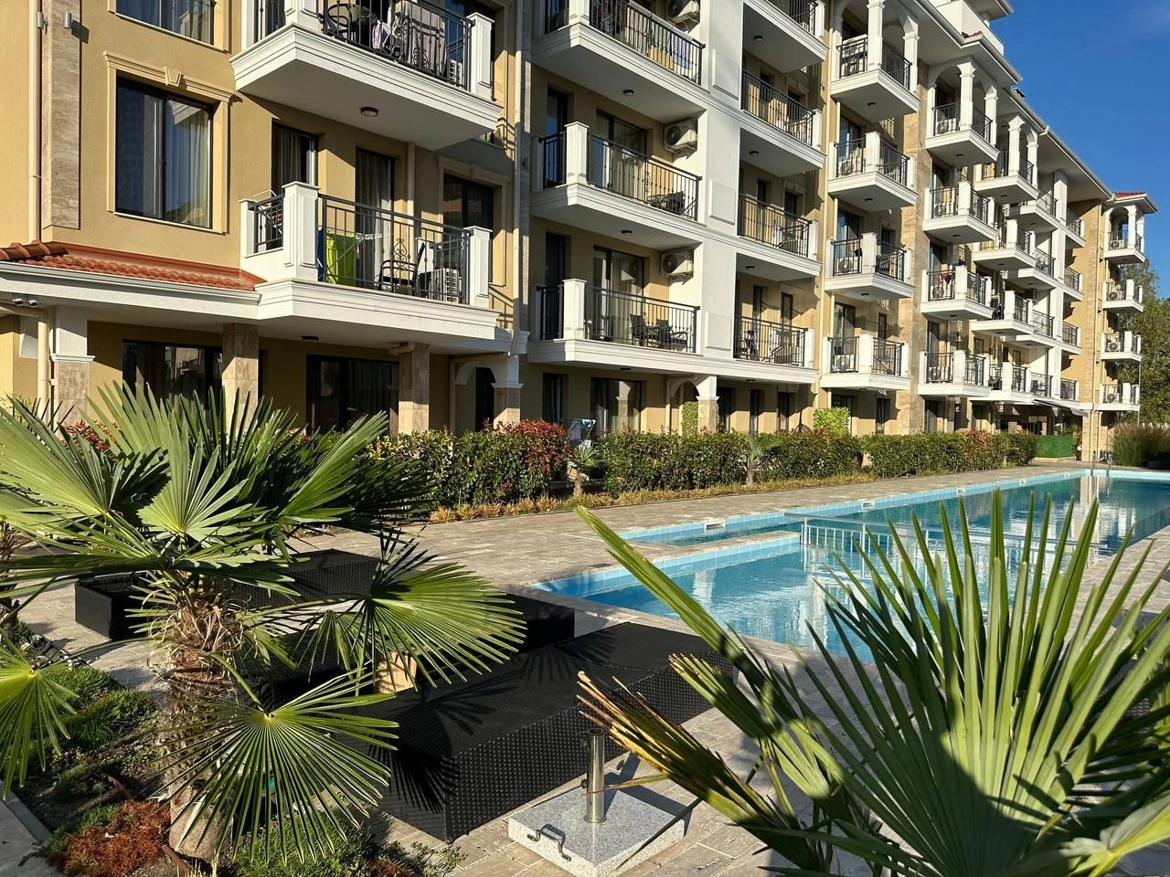 Пентхаус 2+1 с террасой в современном комплексе на Солнечном берегу