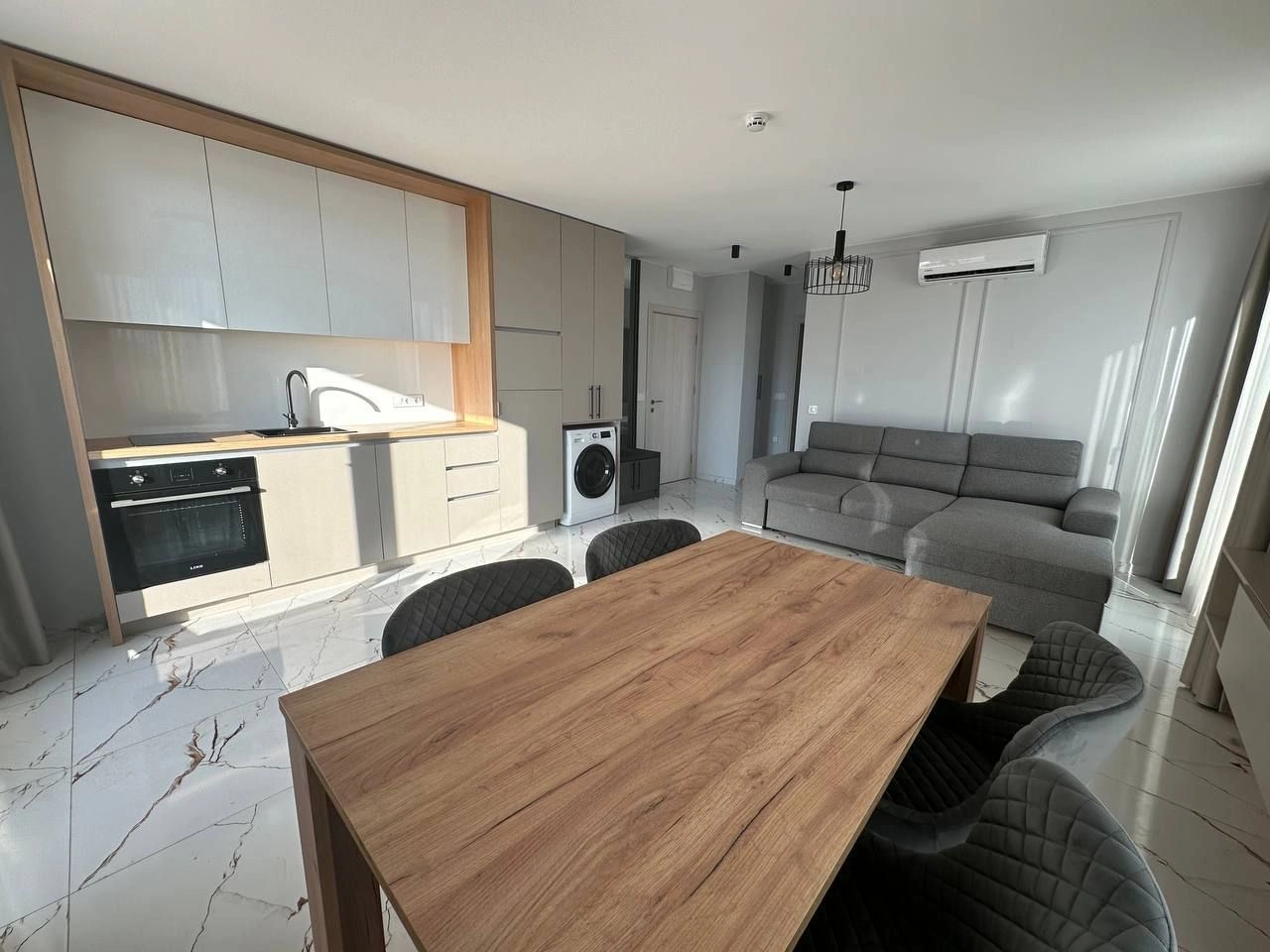 Пентхаус 2+1 с террасой в современном комплексе на Солнечном берегу