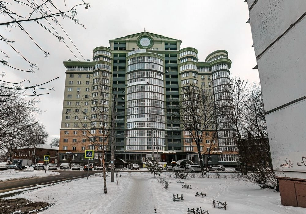 <p>3-комнатная квартира в тихом районе Ленинского района, недалеко от центра.</p>