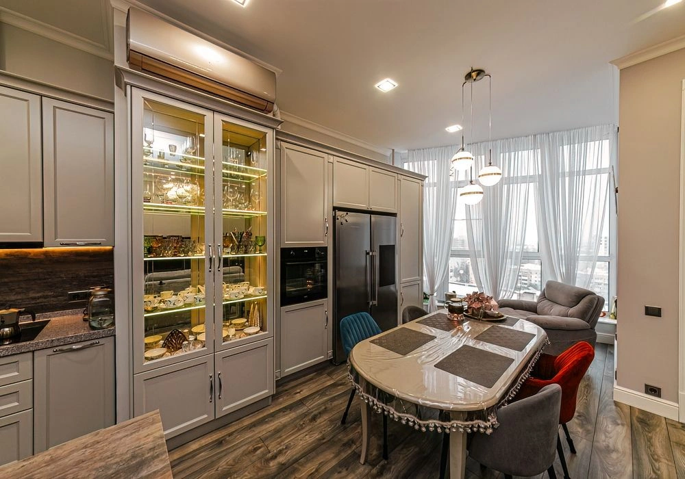 <p>3-комнатная квартира в тихом районе Ленинского района, недалеко от центра.</p>