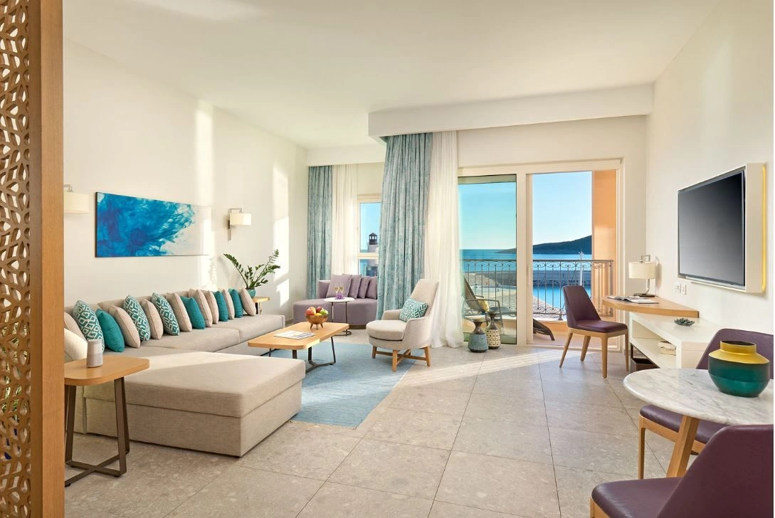 Один из семи отелей в районе Lustica Bay, Черногория