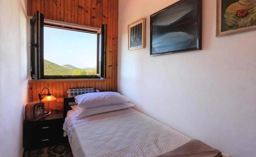 Дом с 3 спальнями и видом на море.