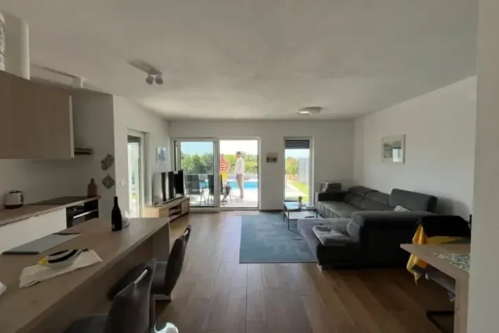 Роскошный дом площадью 169 м2 в 8 км от города Умаг