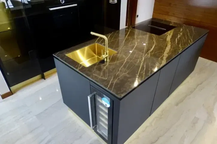 Квартира рядом с морем в Малинска Дубашница, Хорватия