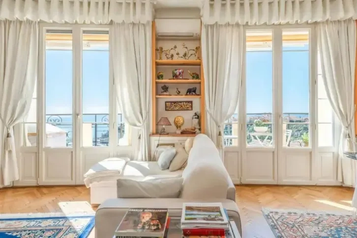 Дуплексный пентхаус площадью 324 м2 в Palais du Soleil, Монако