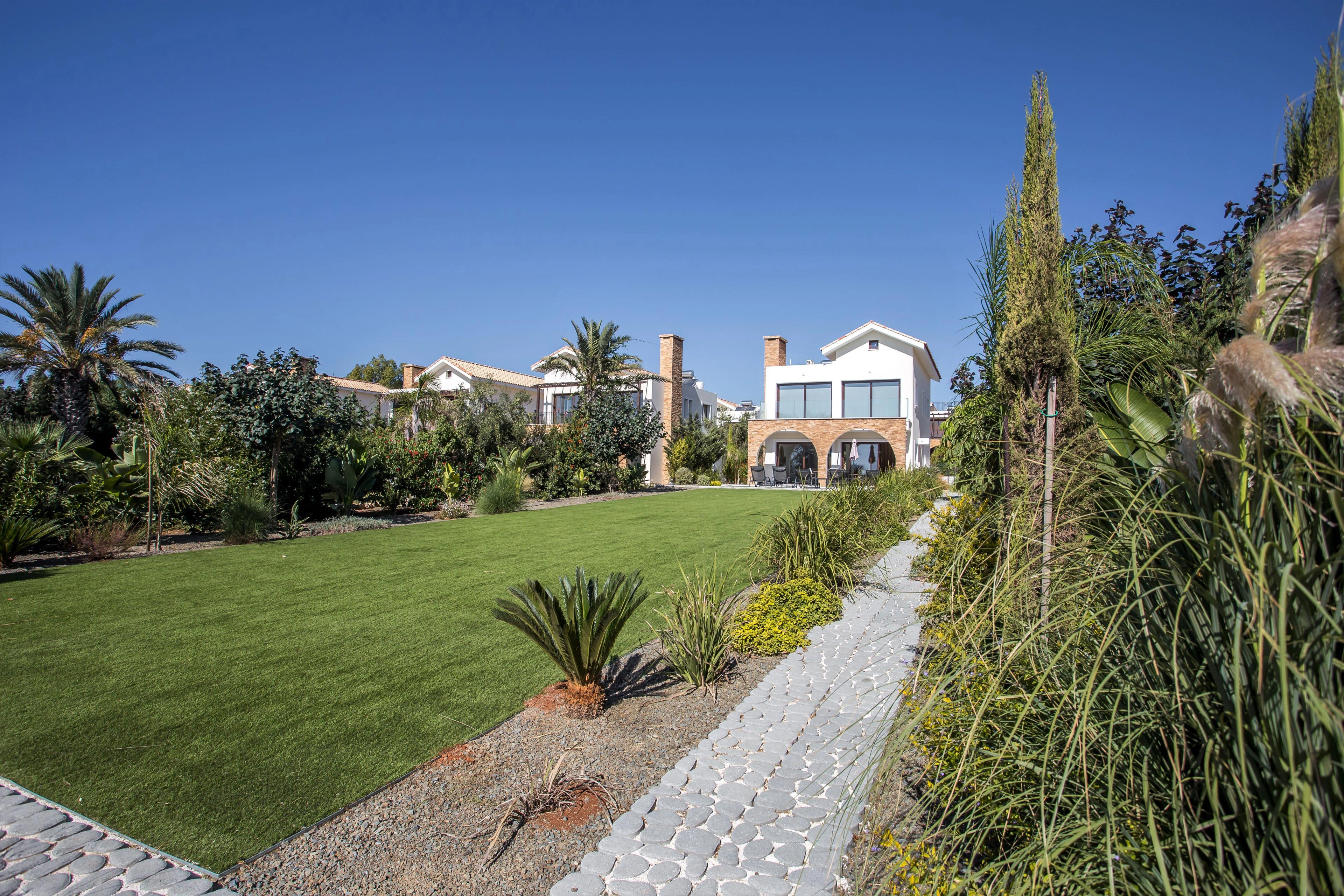 Прибрежные виллы в Айя-Текла, Фамагуста (Кипр)