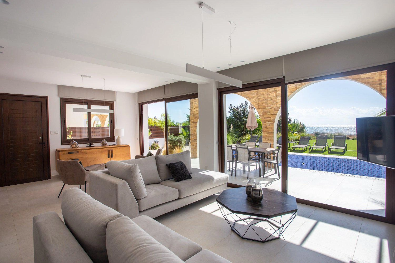 Прибрежные виллы в Айя-Текла, Фамагуста (Кипр)