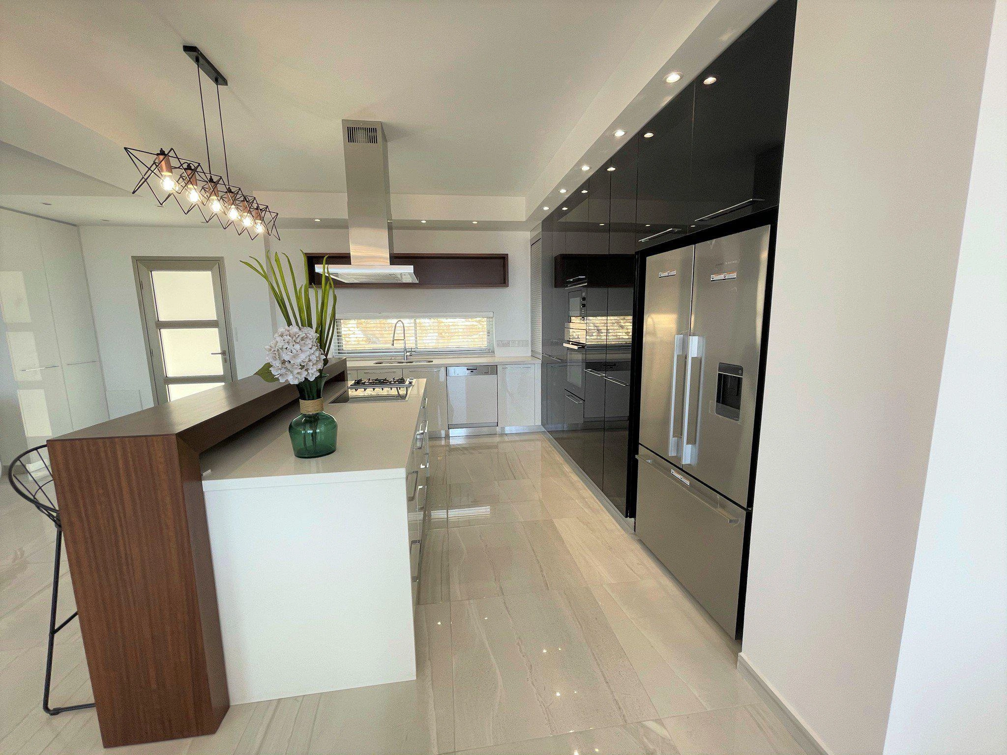 Виллы с панорамным видом на море рядом с пляжем в Пафосе, Кипр