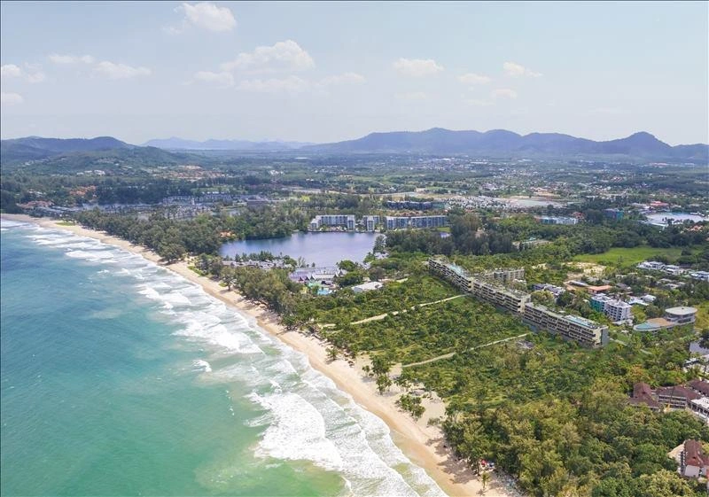 Апартаменты в малоэтажном комплексе рядом с пляжем Банг Тао, Пхукет, Таиланд