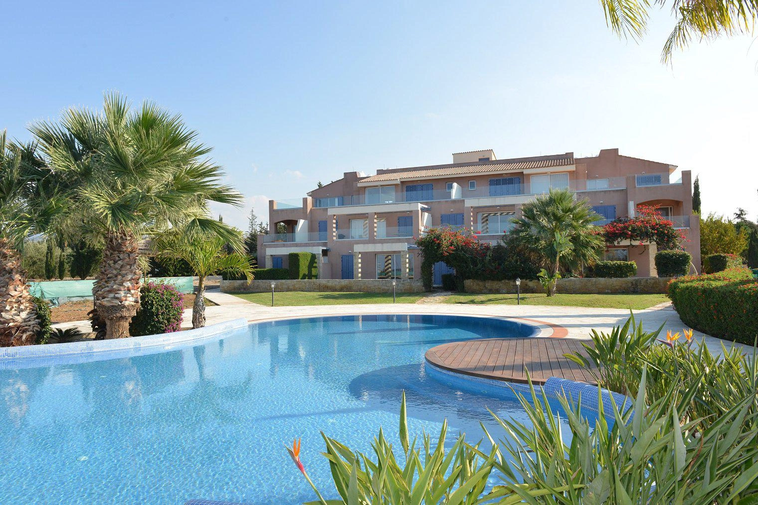 Меблированные апартаменты и виллы с гарантированным доходом в Пафосе, Кипр