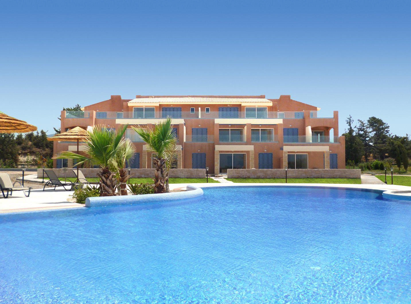 Меблированные апартаменты и виллы с гарантированным доходом в Пафосе, Кипр