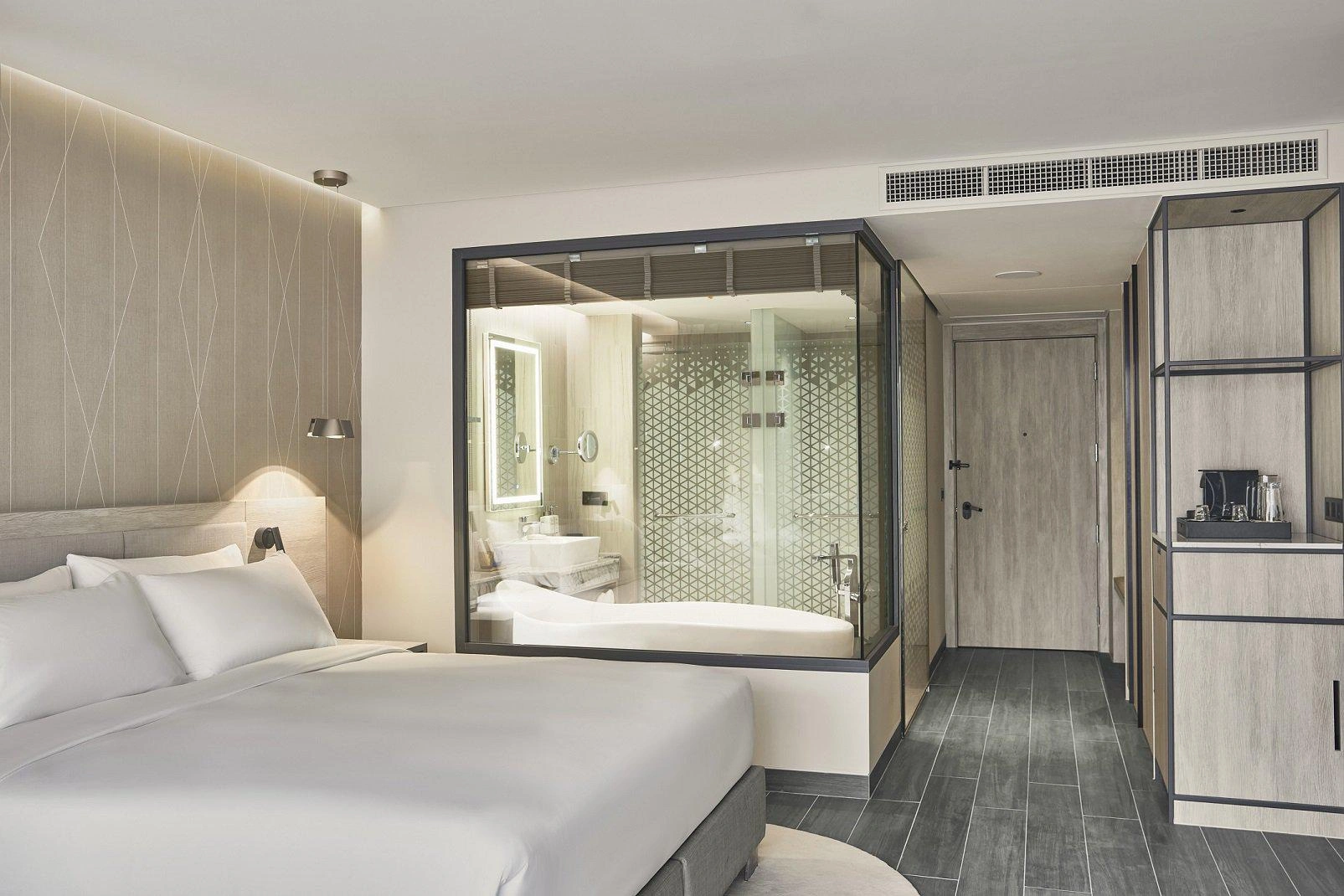 Апартаменты в кондо-отеле на пляже Май Кхао, Пхукет, Таиланд