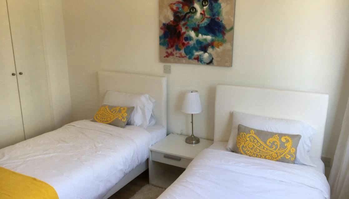 Таунхаусы в жилом комплексе рядом с песчаными пляжами в Пафосе, Кипр