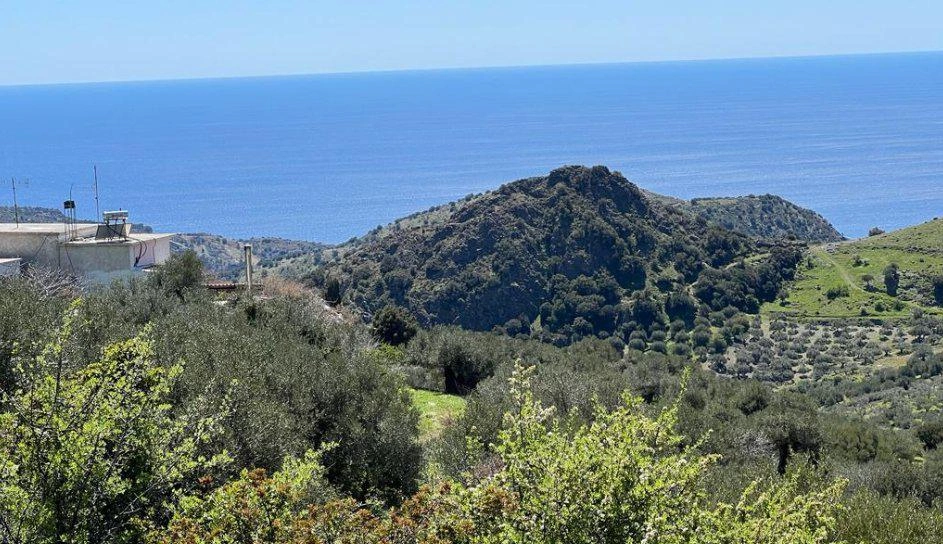 Дома в современном жилом комплексе в Лутраки на Крите, Греция