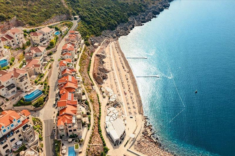 Апартаменты в современном жилом комплексе в Тивате, Черногория