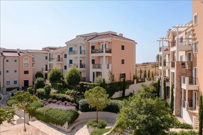 Курортные апартаменты в Тивате, Черногория