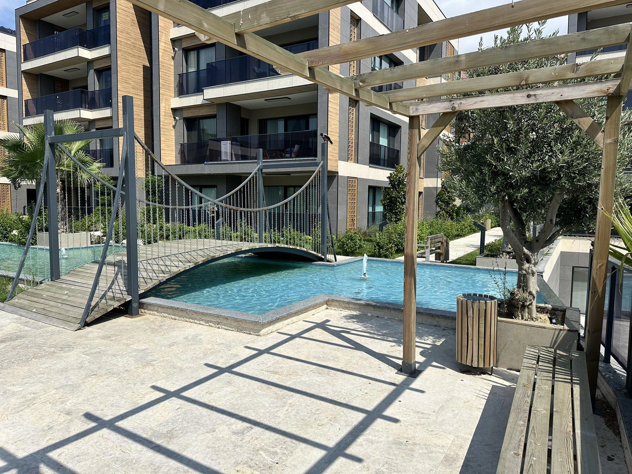 Апартаменты в жилом комплексе у моря в Бейликдюзю, Стамбул, Турция