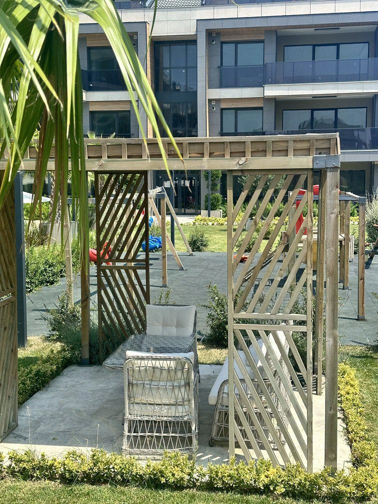 Апартаменты в жилом комплексе у моря в Бейликдюзю, Стамбул, Турция