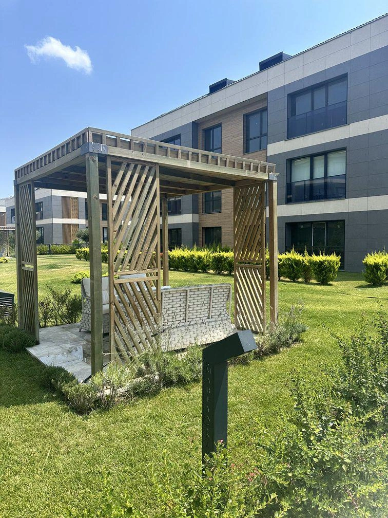 Апартаменты в жилом комплексе у моря в Бейликдюзю, Стамбул, Турция