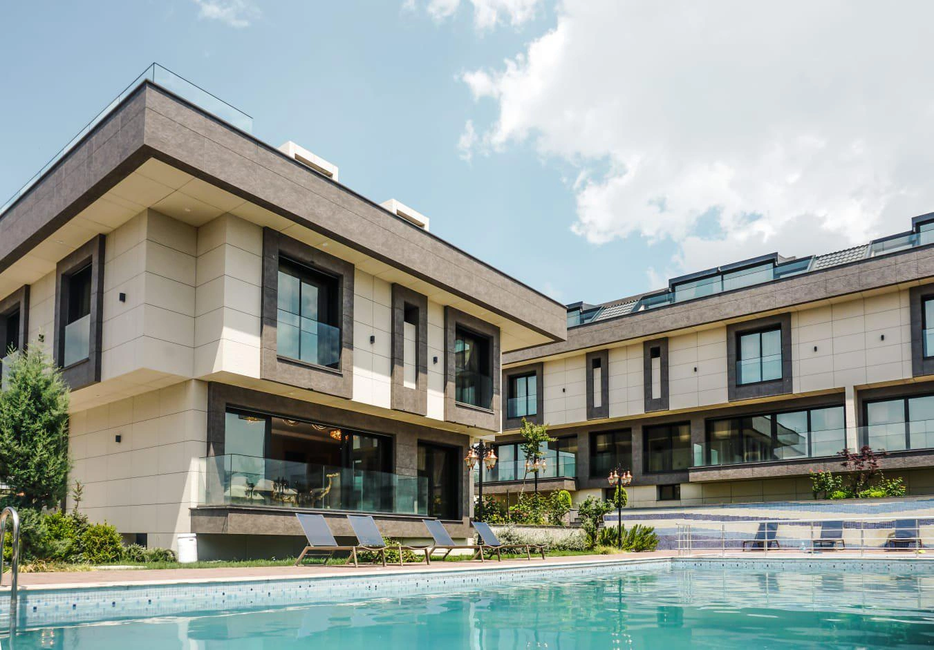 Виллы в современном жилом комплексе в Бейликдюзю, Стамбул, Турция