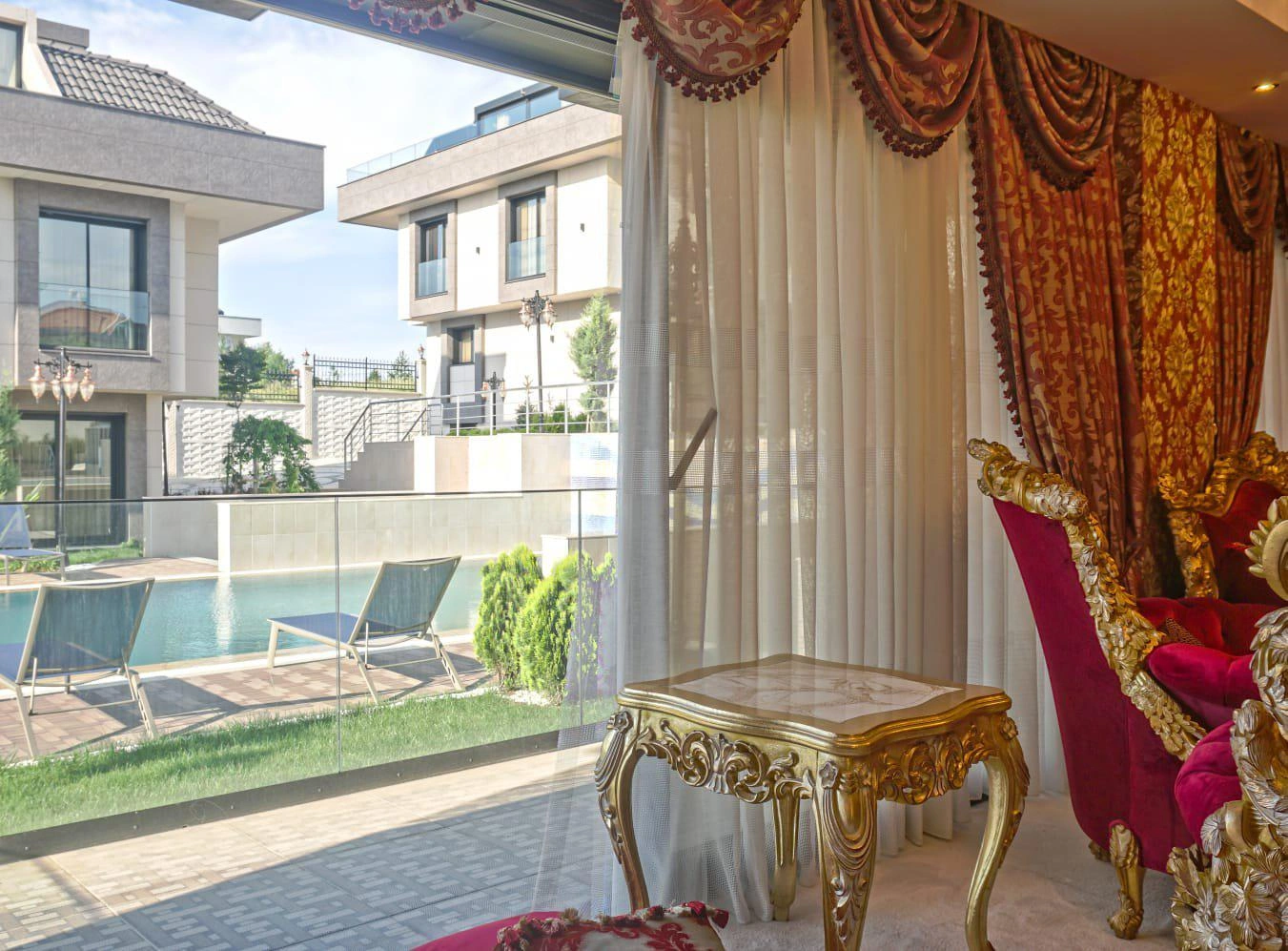 Виллы в современном жилом комплексе в Бейликдюзю, Стамбул, Турция