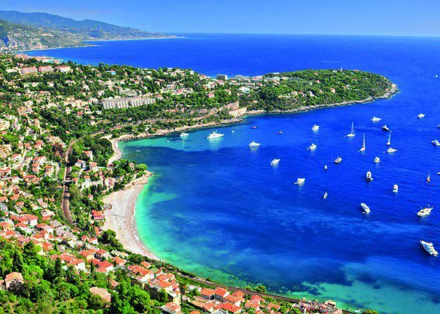 Квартиры в современном жилом комплексе в Прованс-Альпы-Лазурный берег, Франция