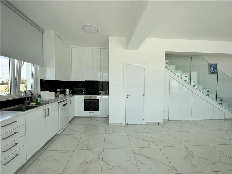 Дома в жилом комплексе у пляжа в Ларнаке, Кипр