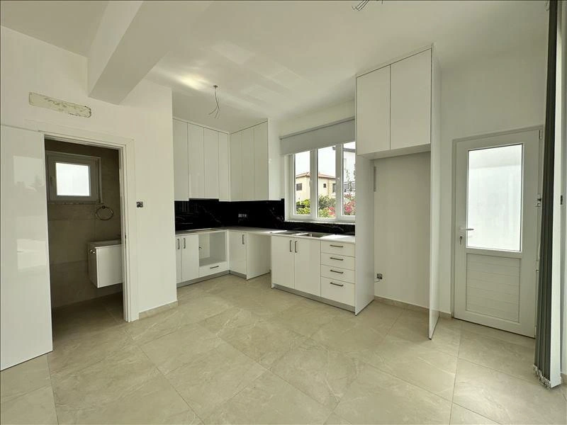 Дома в жилом комплексе у пляжа в Ларнаке, Кипр