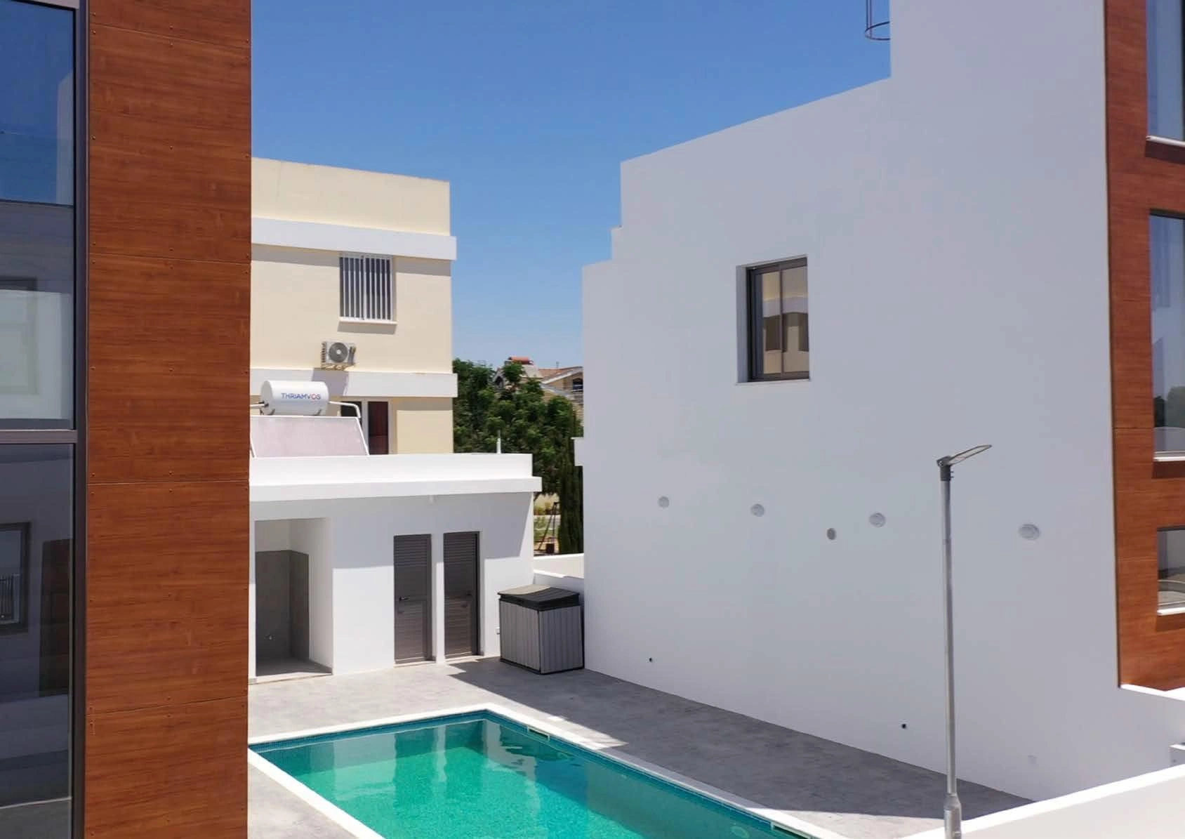 Виллы в жилом комплексе в Ларнаке на Кипре