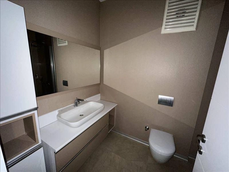 Квартиры в современном жилом комплексе в Стамбуле, Турция