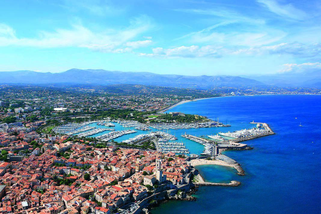 Апартаменты в современном жилом комплексе в Прованс — Альпы — Лазурный берег, Франция