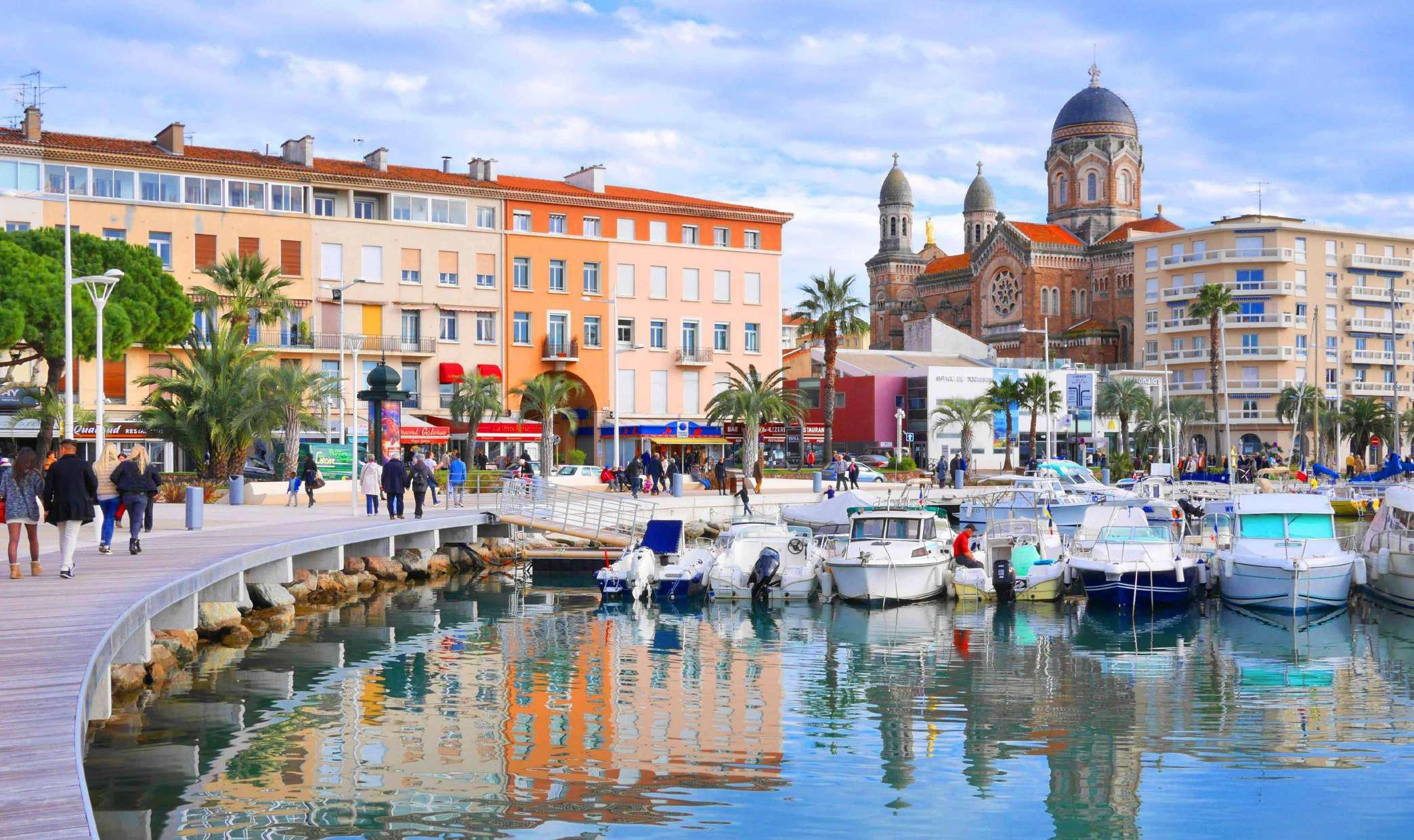 Квартиры в современном жилом комплексе в Сен-Рафаэле, Франция