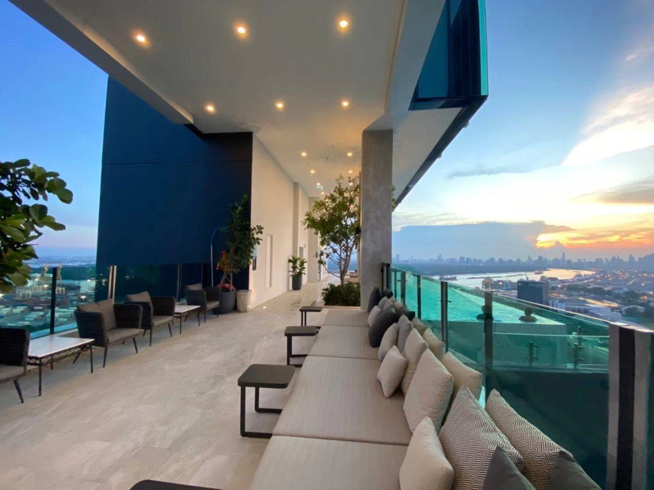 Апартаменты в современном жилом комплексе в районе Сукхумвит, Бангкок, Таиланд