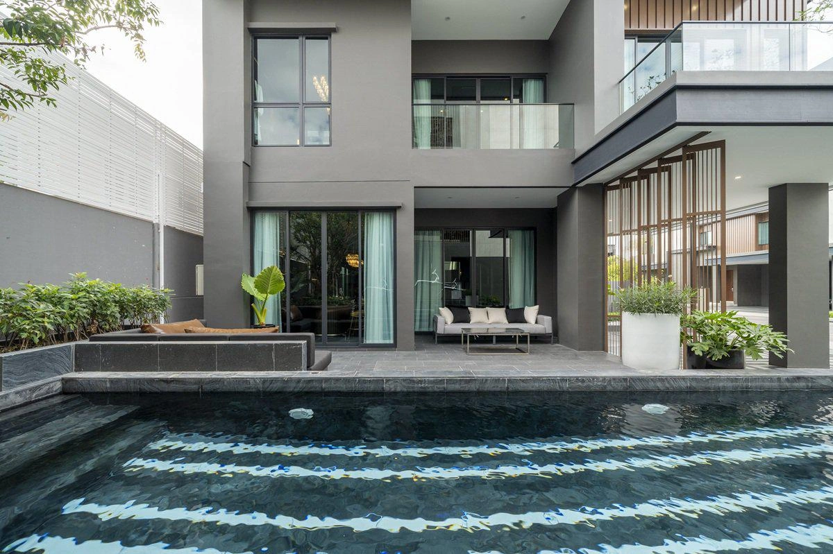 Виллы в современном жилом комплексе в Бангкоке, Таиланд