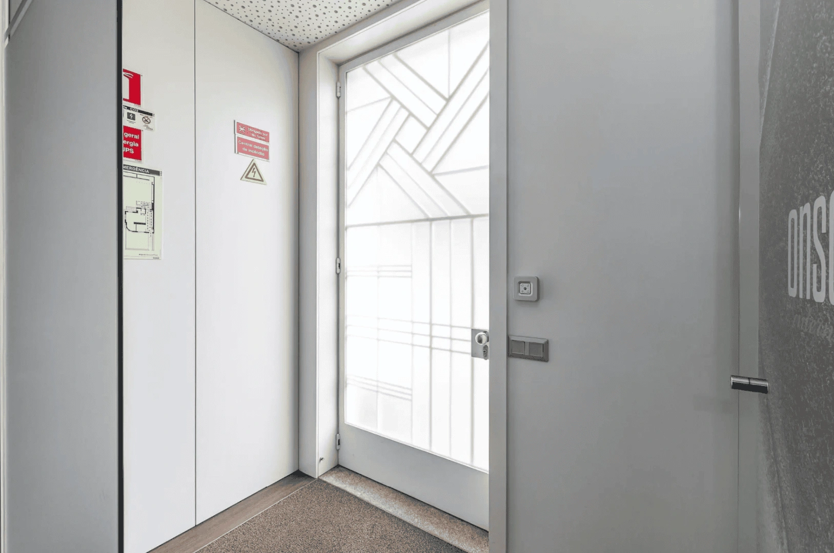 Трёхэтажная коммерческая недвижимость