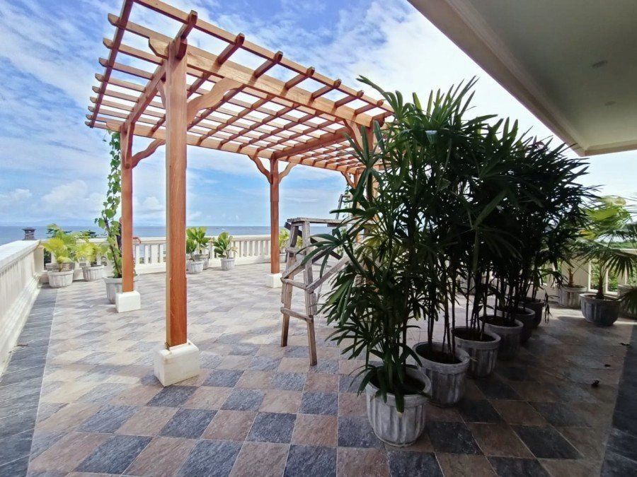 Большая вилла с панорамным видом