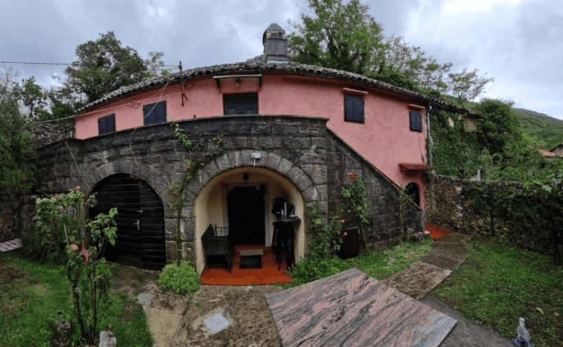 Дом площадью 120 м2 в Трибле возле моря