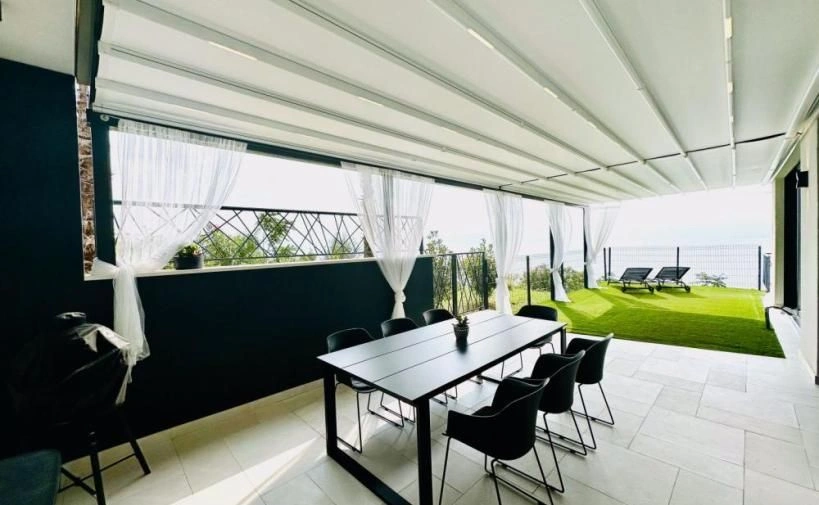 Apartment of 294 m2 with panoramic sea view