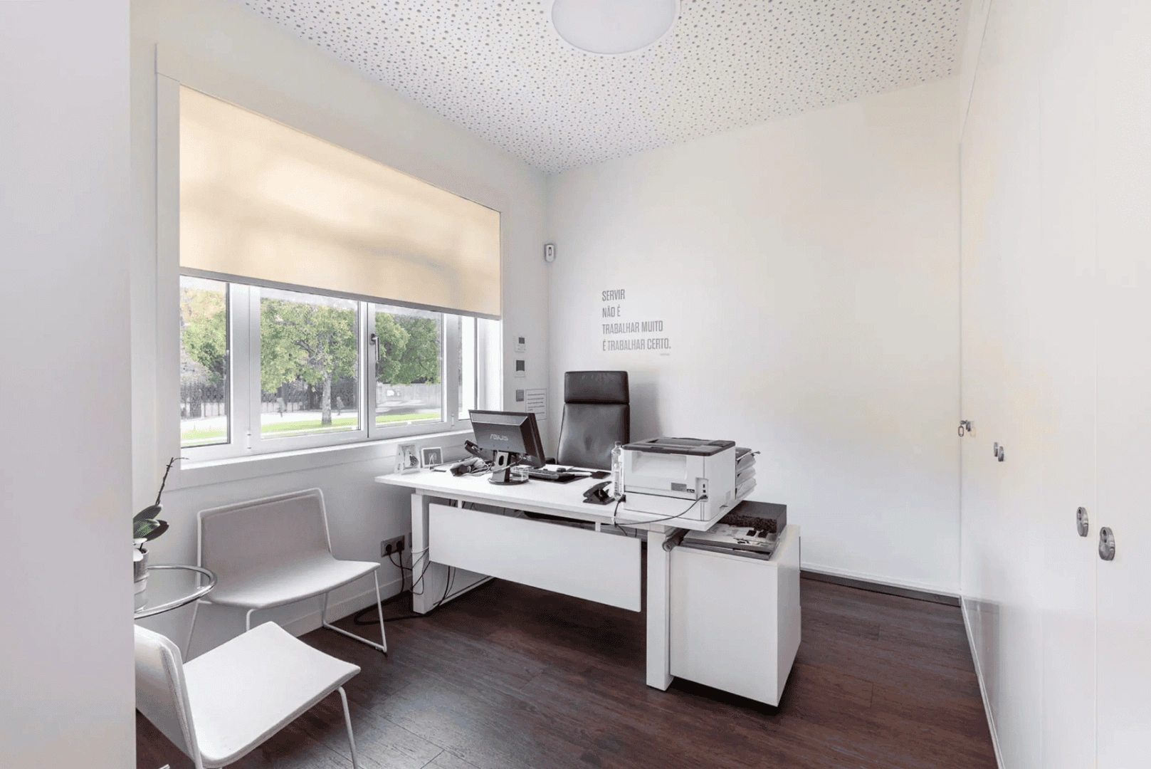 Трёхэтажная коммерческая недвижимость