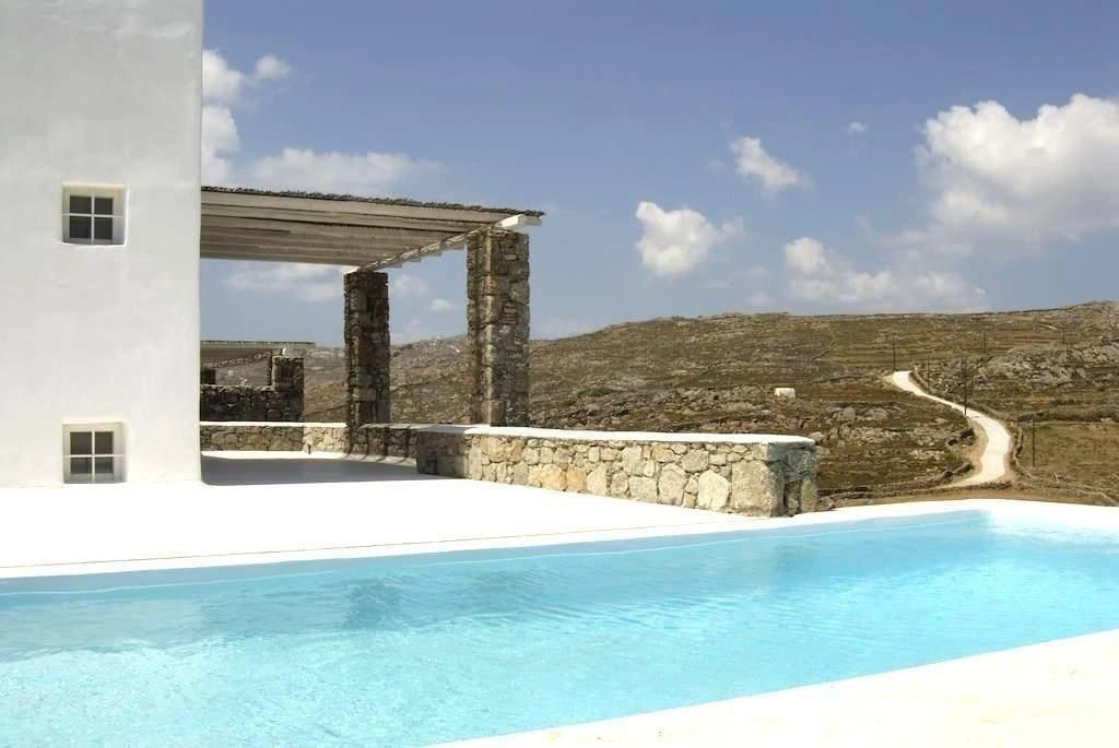 Новая вилла 6+1 с видом на море и поселок на острове Миконос