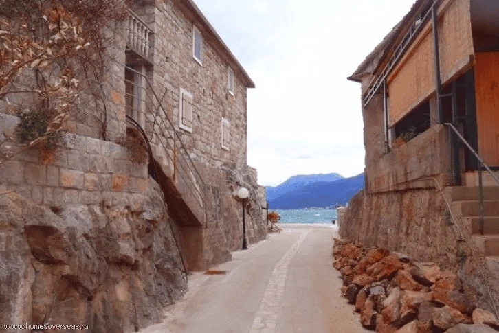 Каменный дом 60 м2 в Белила на полуострове Луштица