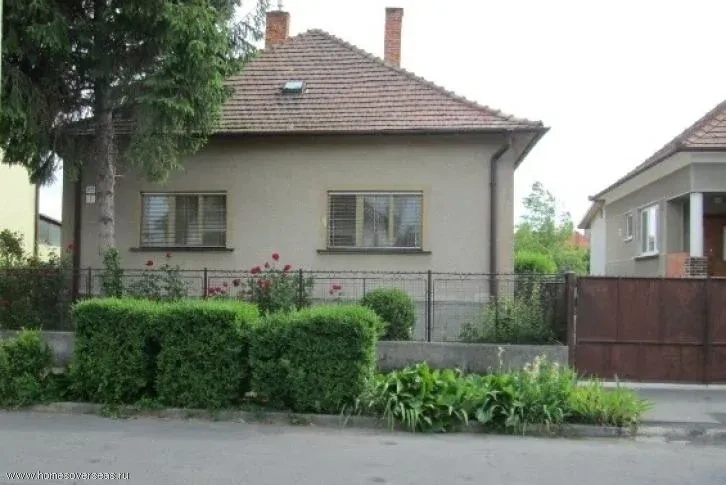 Дом с большим садом и виноградником на реке Дунай, Словакия