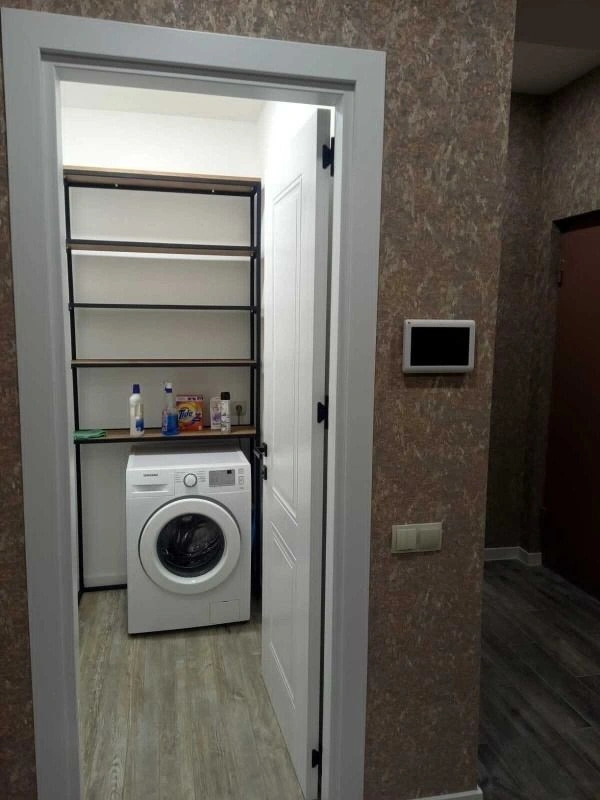 Четырехкомнатная квартира с новым ремонтом