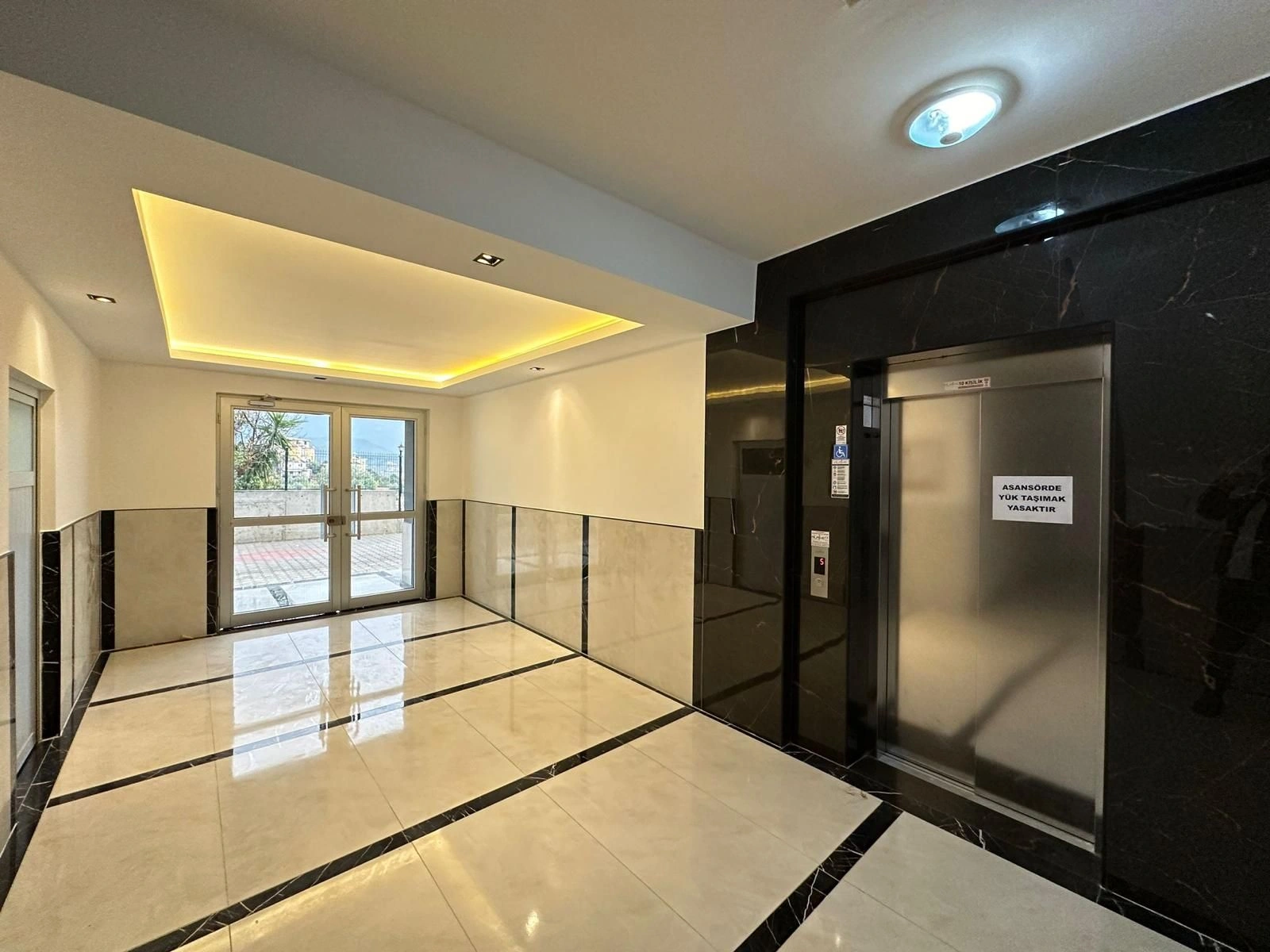 Квартира 2+1 с видом на горы в районе Оба (Аланья)