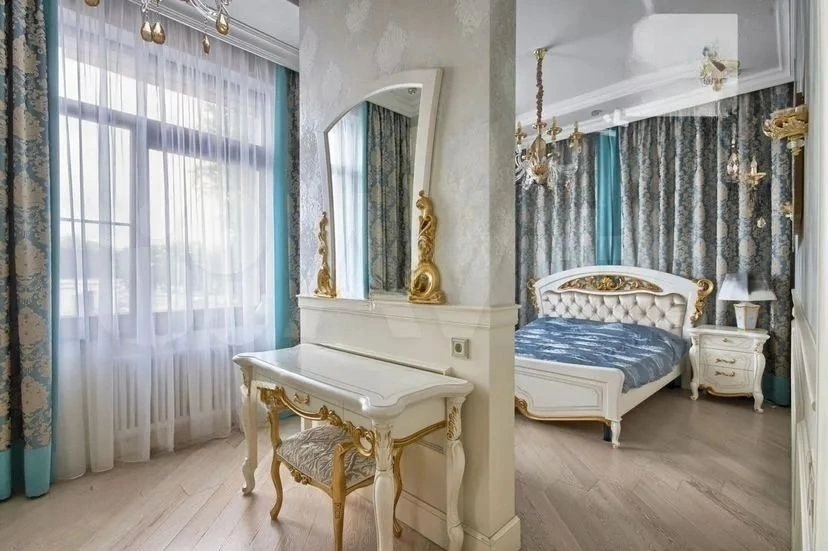 Apartment 180 m2 on Krestovsky Island